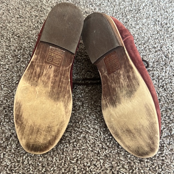 BDG Brogue Maroon Shoes - Picture 3 of 4